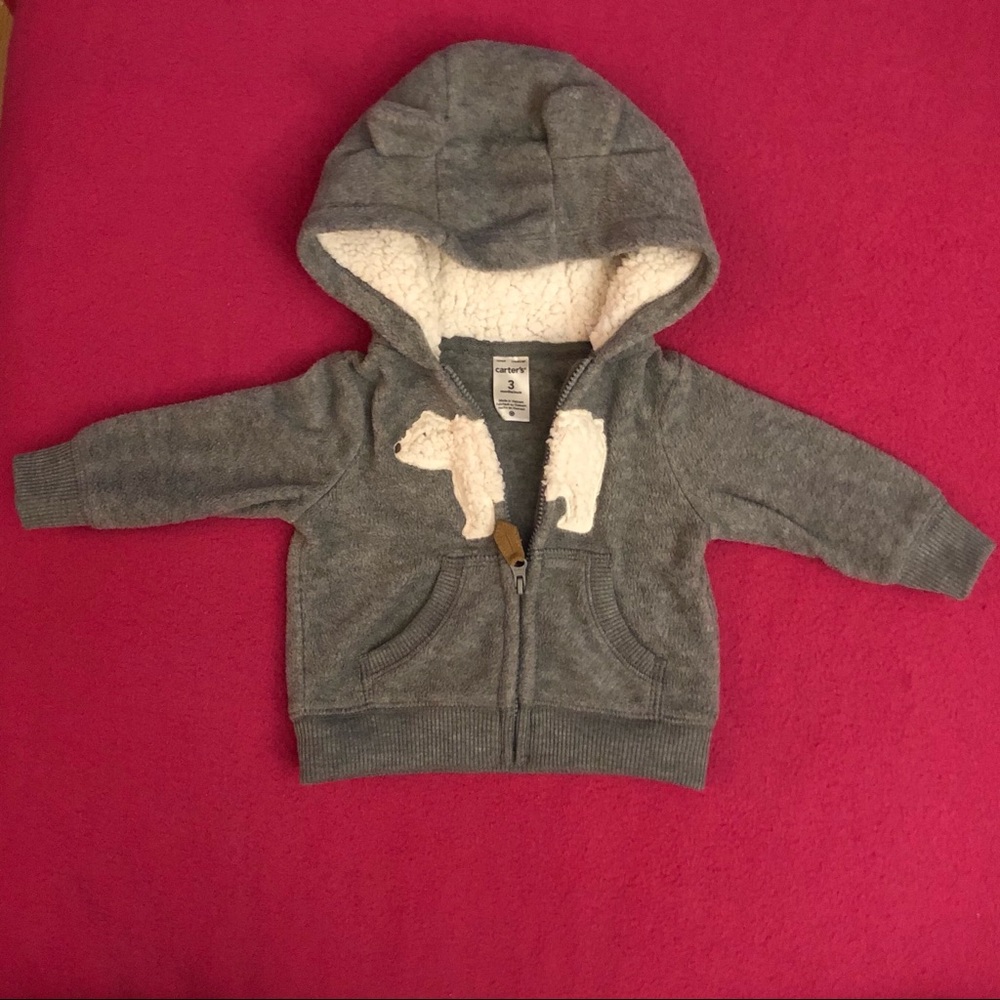 ❤️ Carter’s Polar bear sweatshirt